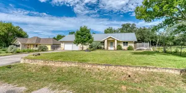 215 E McGee TRL