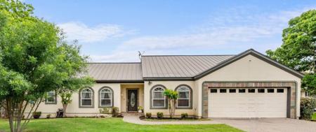 521 Lucy LN