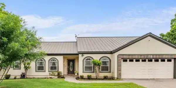 521 Lucy LN