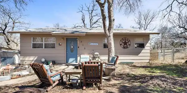 815 Cypress LN