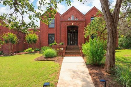 1108 Elder CIR