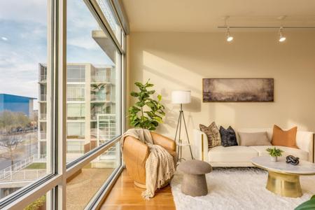 210 Lee Barton DR