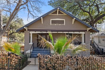 613 Baylor ST