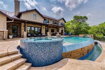512 Lone Oak DR