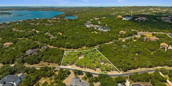 17609 Regatta View DR