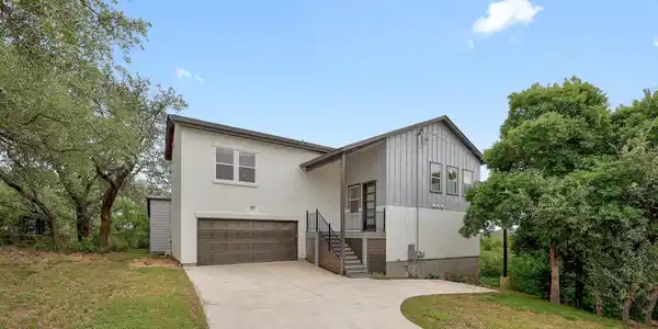 18716 W Lakeview DR