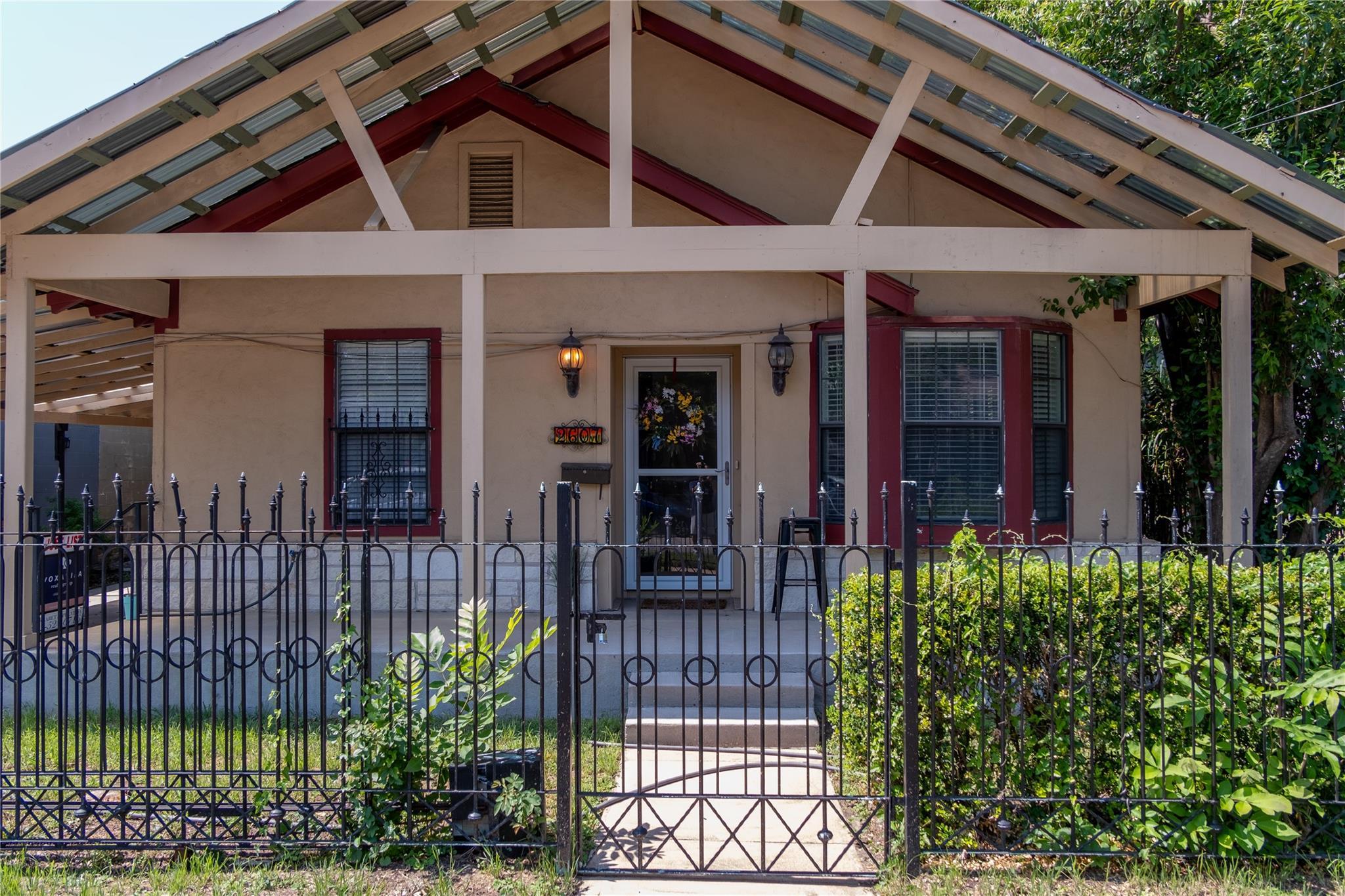 2607 E Cesar Chavez ST E, Austin, TX - lhrmls-03195265 - LakeHomes.com