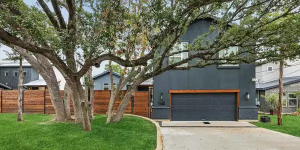 11123 Lakeside DR