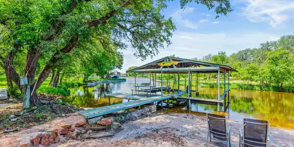 194 Clear Creek DR