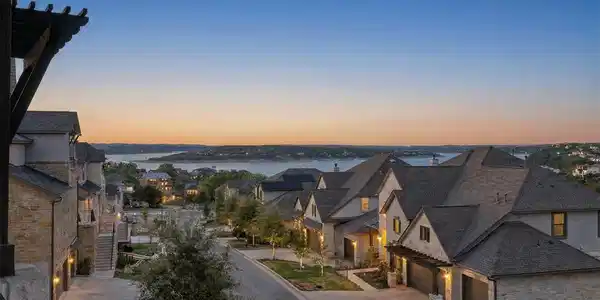 2412 Skywalk LN