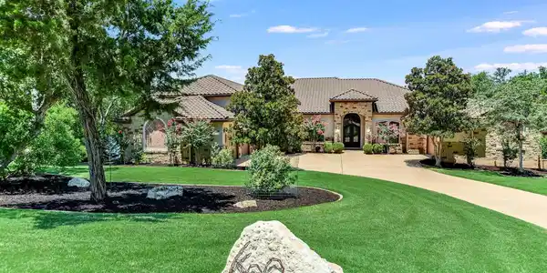 6000 Lantern View DR
