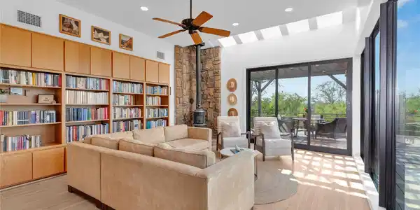 100 Derby DR