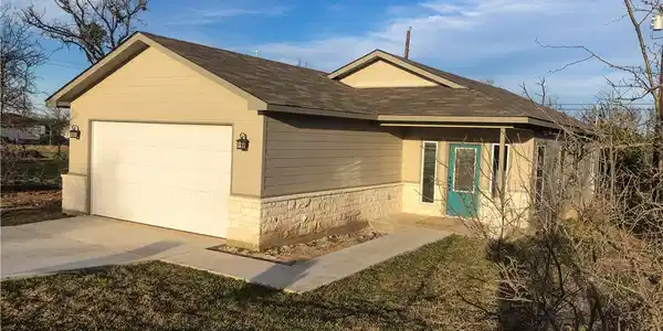 735 Maple Ln