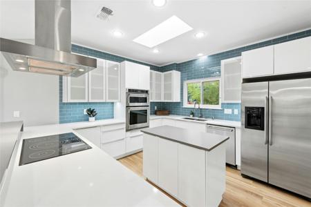 304 Palos Verdes DR