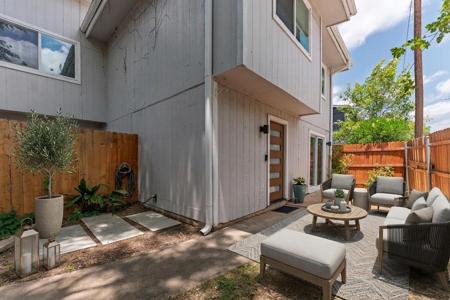 1208 Hollow Creek