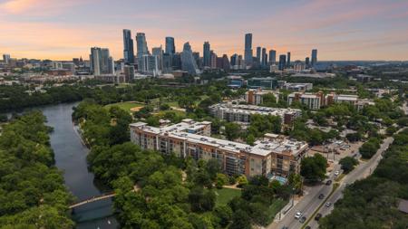 1900 Barton Springs RD