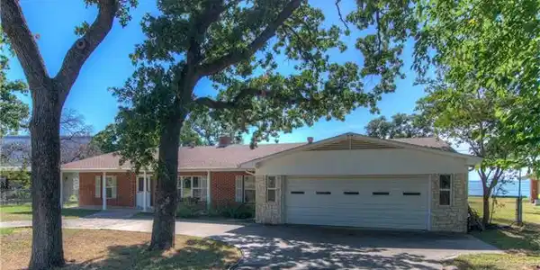 302 S Chaparral