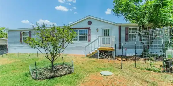 209 Lazy Creek LN