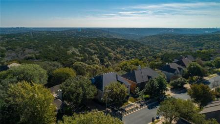 8121 Bottlebrush DR