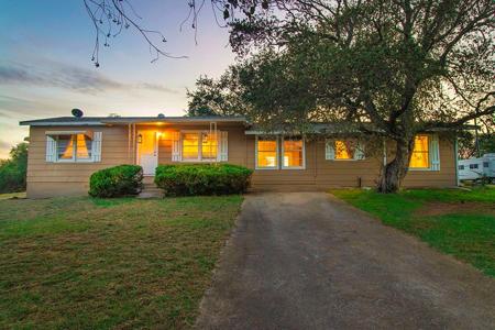 703 Pleasantview DR