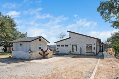 4246 River Oaks DR