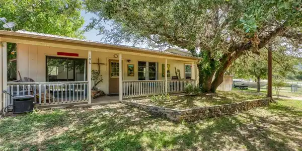 106 Helenita ST