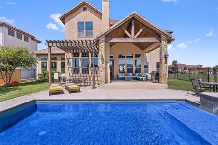 313 Clearwater DR