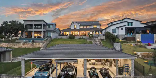 202 Clearwater DR