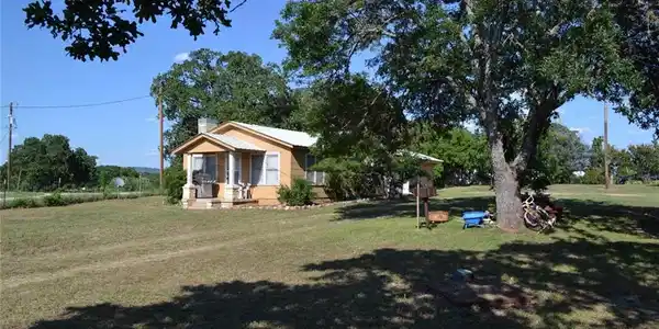 17208 Ranch Road 2241