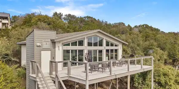 10300 Lakeside DR