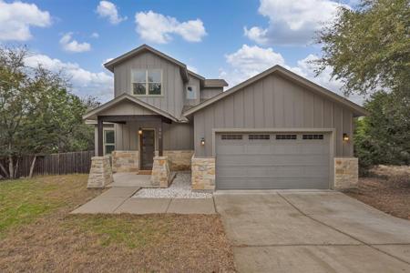 300 Cowal DR N