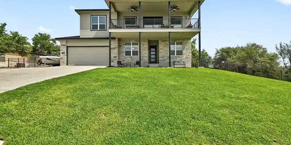 18502 Venture DR