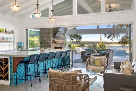17004 Hurst View