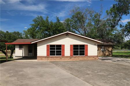 132 Lakeshore DR