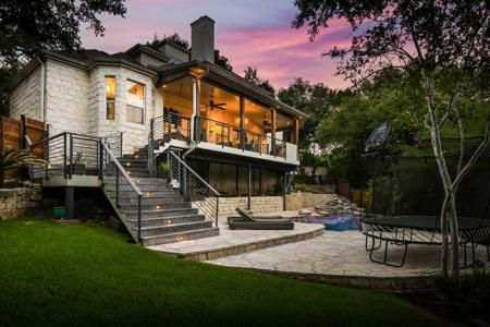 2708 Westlake DR