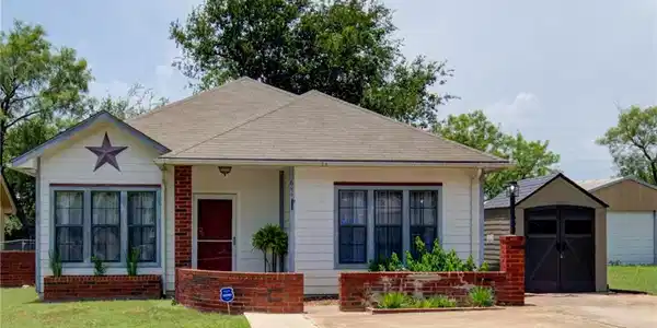 644 Aspen LN