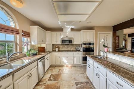 5600 Arrowhead DR