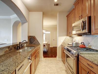 2226 Westlake DR