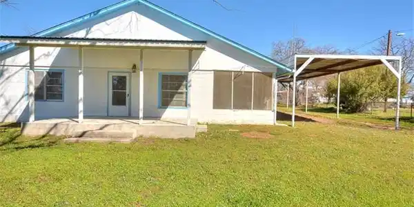 712 Pebble Drive
