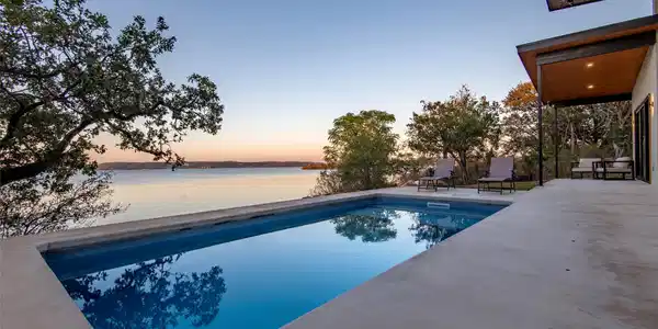 247 Peninsula DR
