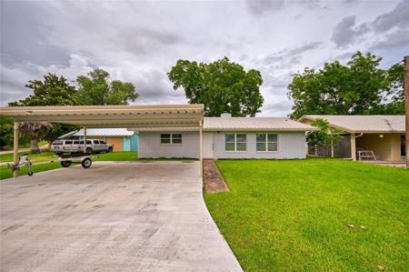 1500 Bluebonnet LN