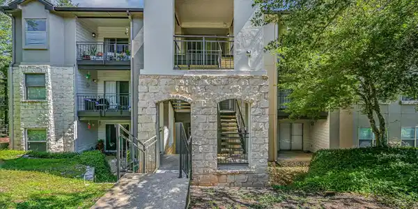 6000 Shepherd Mountain CV