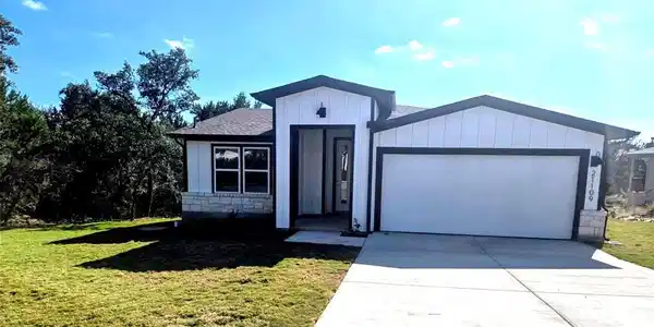 21109 Santa Paula Ave