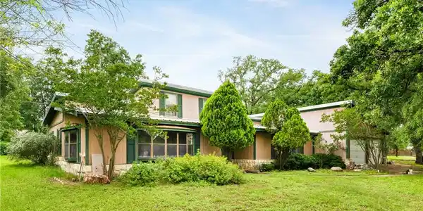 650 Cypress LN