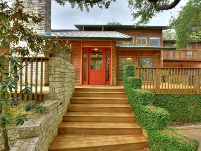 2602 Westlake DR