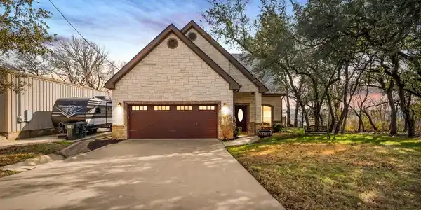 313 Arrowhead Point RD
