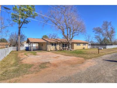 1402 Trinity St