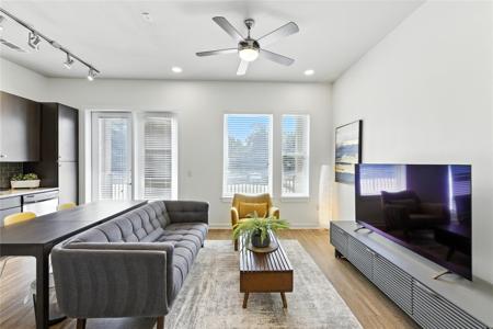 1900 Barton Springs RD