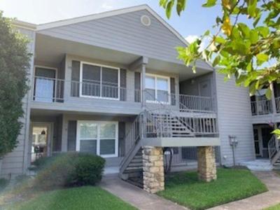806 Highcrest DR