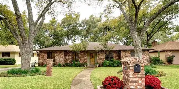 329 San Saba ST